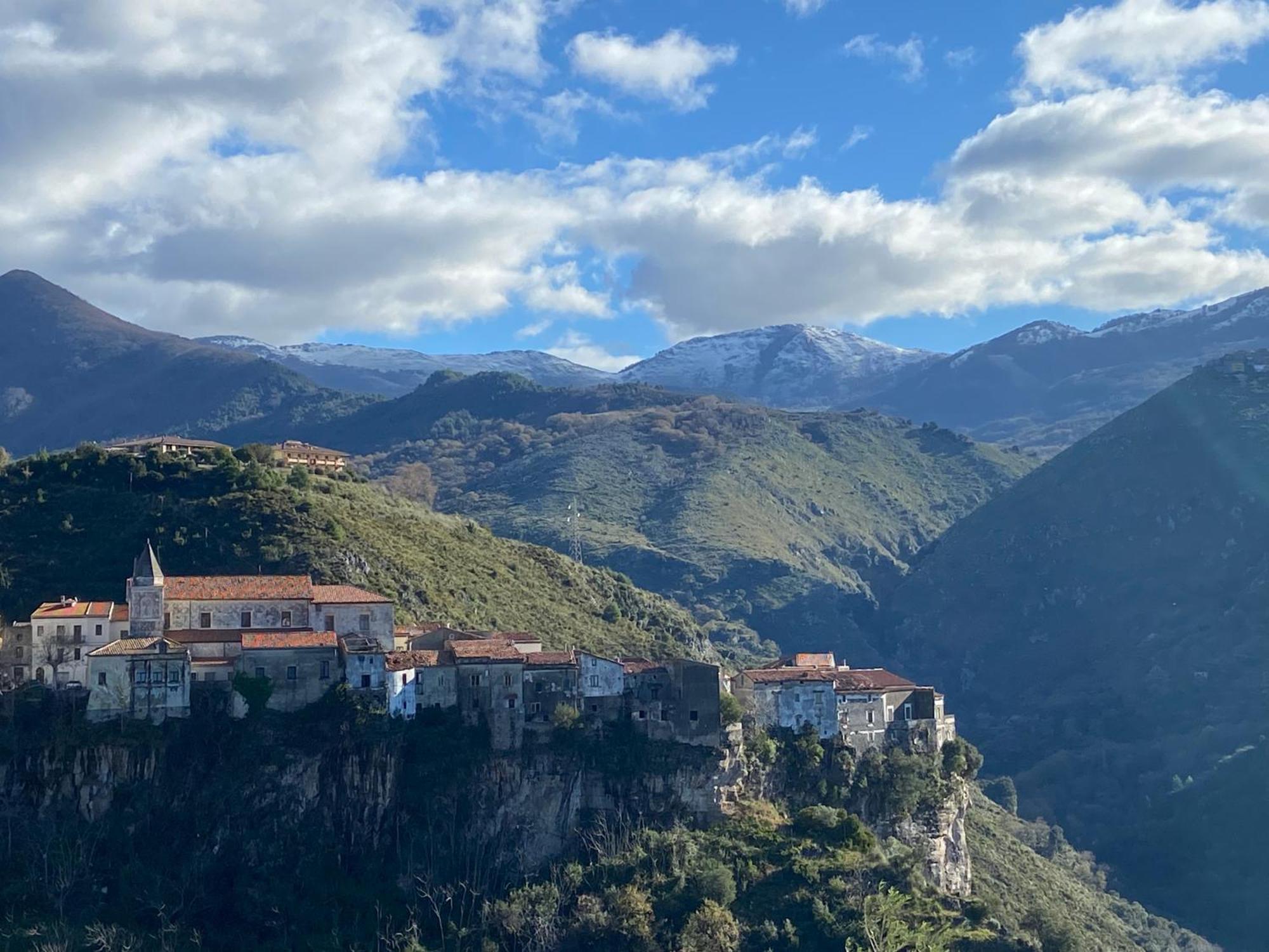 La Terrazza Nel Borgo Hotel Tortora Buitenkant foto
